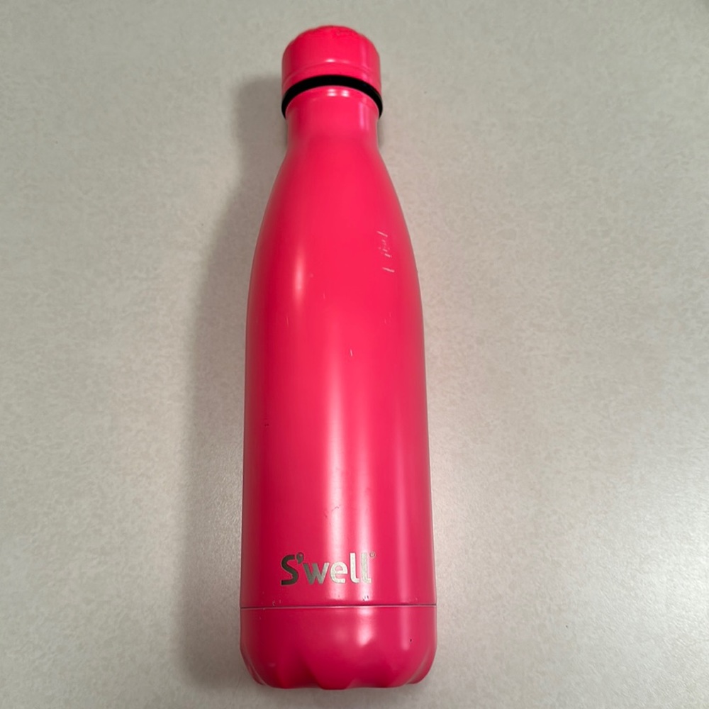 S’well 17 oz water bottle